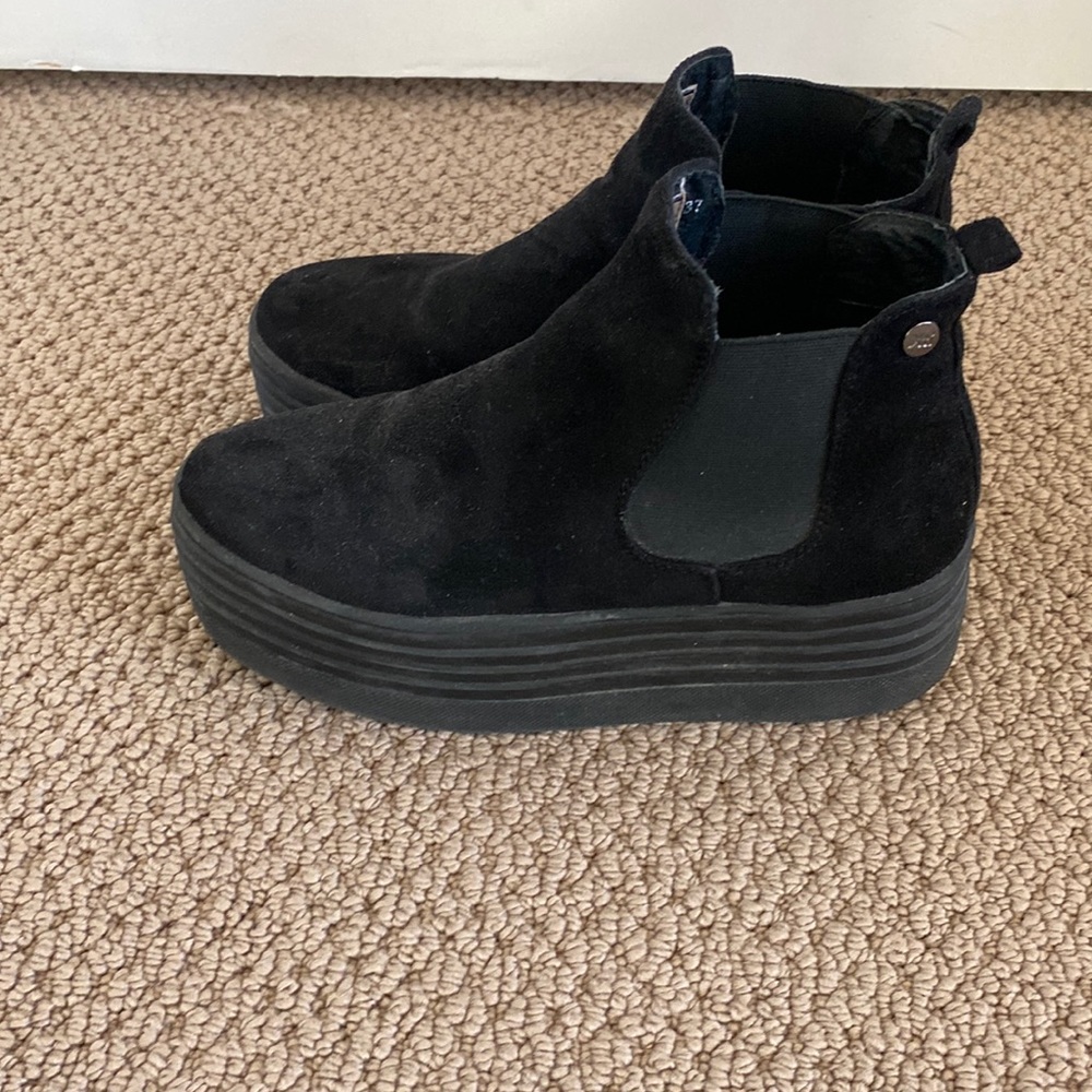 black booties